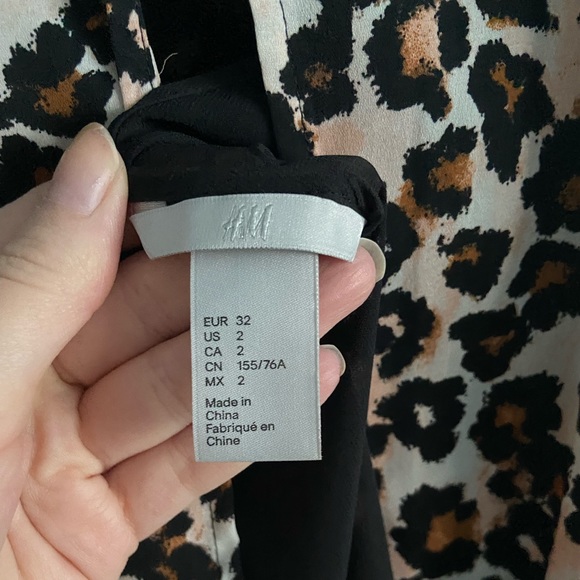 H&M Leopard Print Tank with Back Slit - Picture 5 of 5